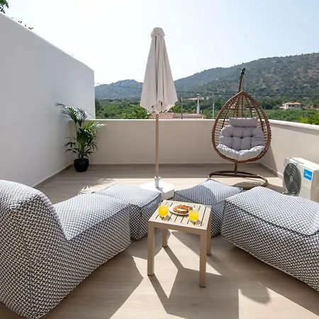 Dodo's Residence, Heated Pool & Jacuzzi! Villa *