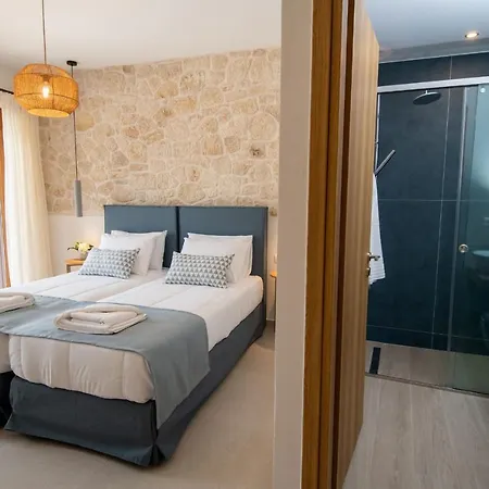 Dodo's Residence, Heated Pool & Jacuzzi! * Melidhónion
