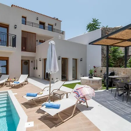 Dodo's Residence, Heated Pool & Jacuzzi! Villa