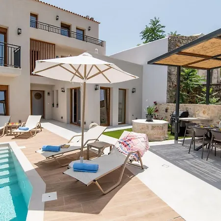 Villa Dodo's Residence, Heated Pool & Jacuzzi!