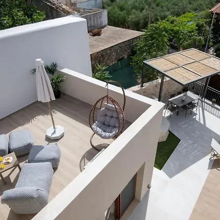 Villa Dodo's Residence, Heated Pool & Jacuzzi! *