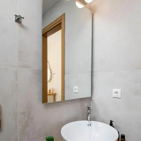 Dodo's Residence, Heated Pool & Jacuzzi! Villa *