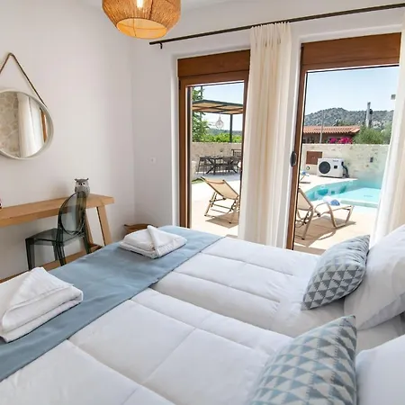 Dodo's Residence, Heated Pool & Jacuzzi! Melidhonion (Rethymno)